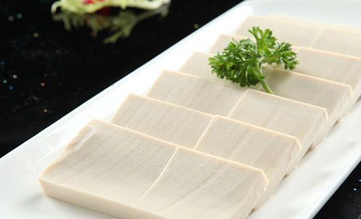煎豆腐时加一步,不粘锅,不费油,外脆里嫩,筷子翻面也_