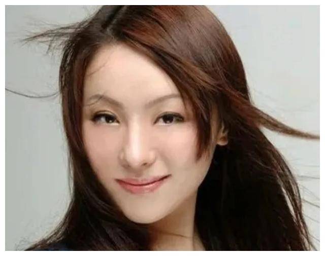 中国乐坛巨星——沈娜,熠熠生辉,崭露头角_音乐_歌声