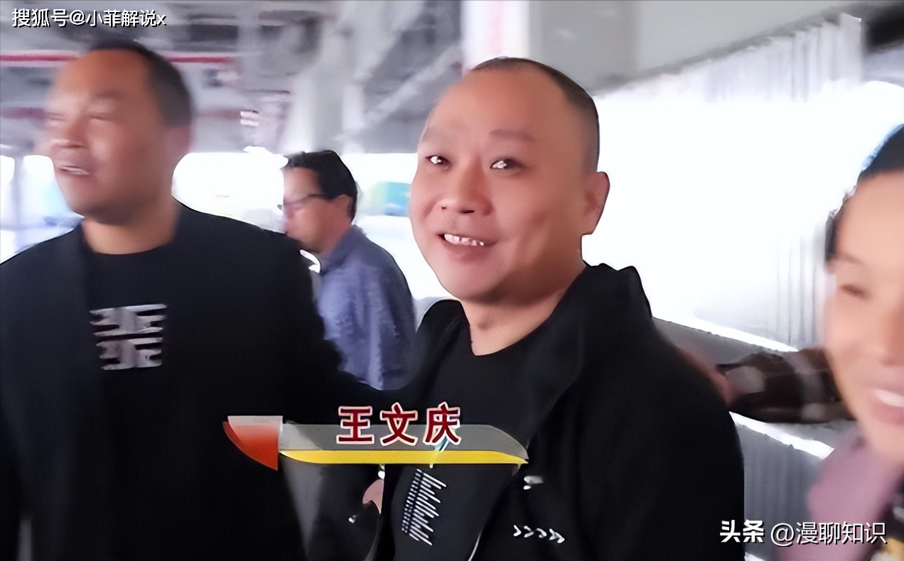 随后,王建民扔下锄头,从地里跑出来,回到家中将这个消息告知家人,听完
