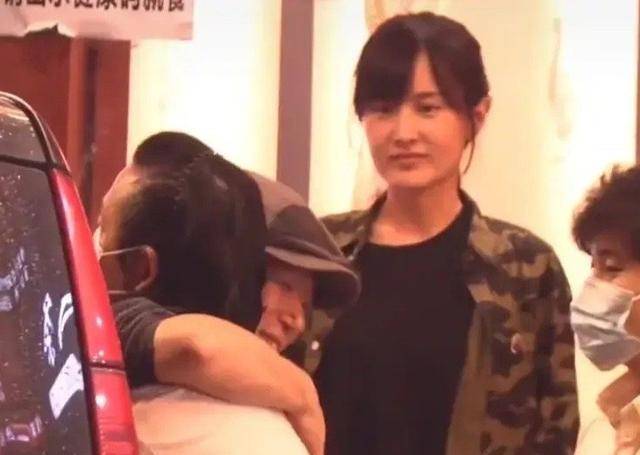 潘粤明和尹姝贻聚餐,身材发福显油腻,和绯闻女友恋爱长跑多年_董洁