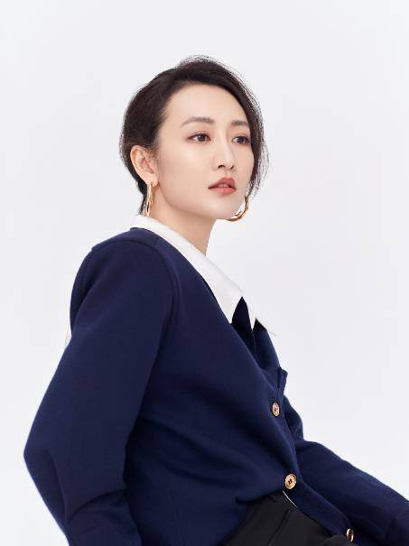 王鸥19岁旧照曝光,单眼皮大鼻头太普通,网友:判若两人_漂亮_因为_气质