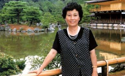 值得一提的是,楠莉的两个儿子,是他从夫家带过来的,并不是范曾的亲生