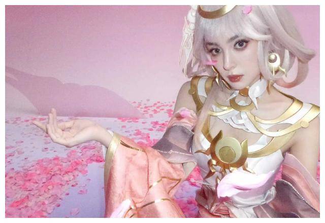 古力娜扎演绎粉衣貂蝉,御姐范大长腿尽显魅力!_气质_身材_观众们