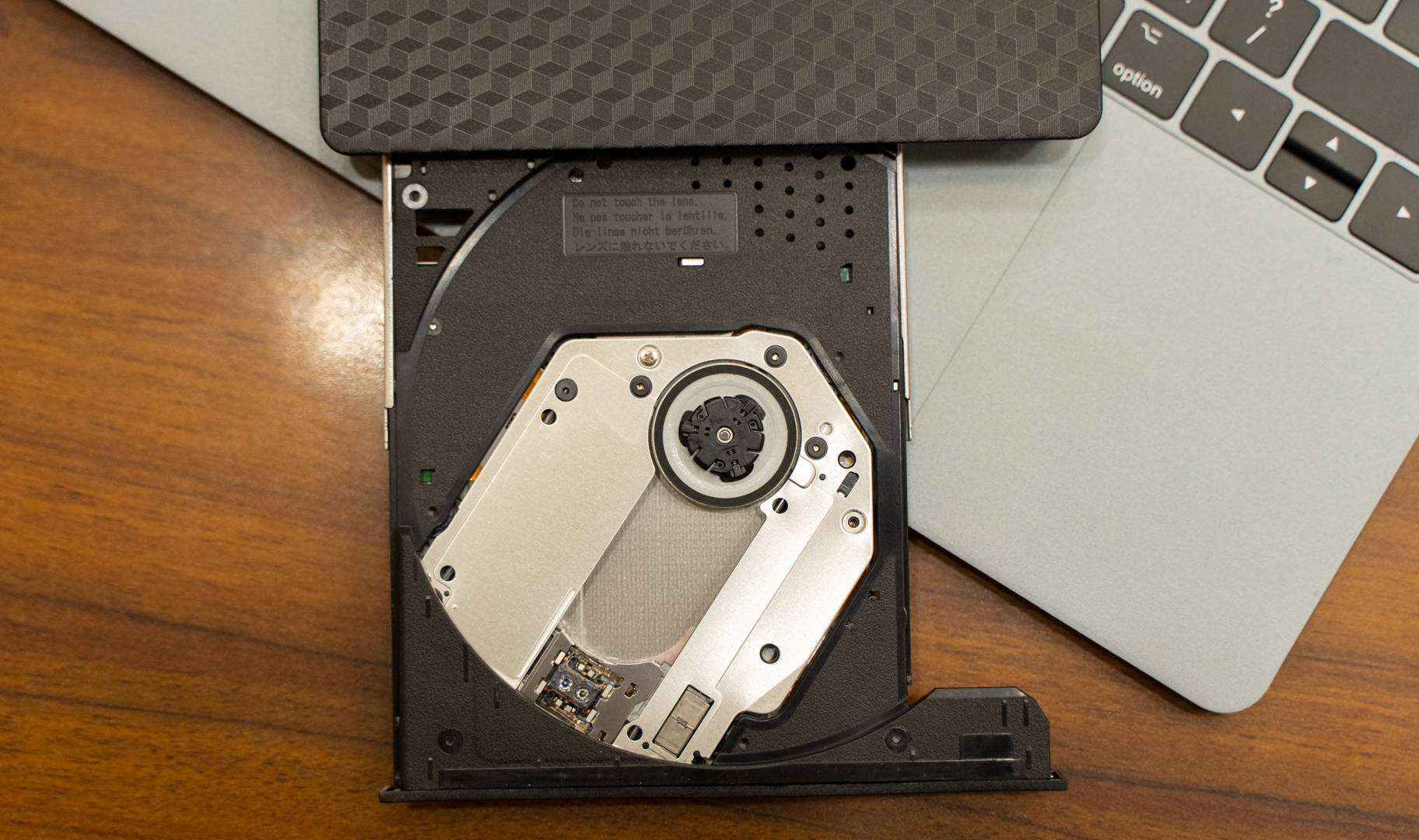 100g大容量数据可留存千年,威宝蓝光刻录机体验