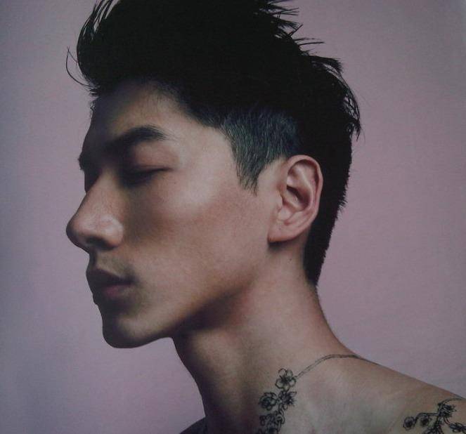 张亮:31岁走红,33岁做两个孩子的爸爸,和前妻分手还是好朋友_销售