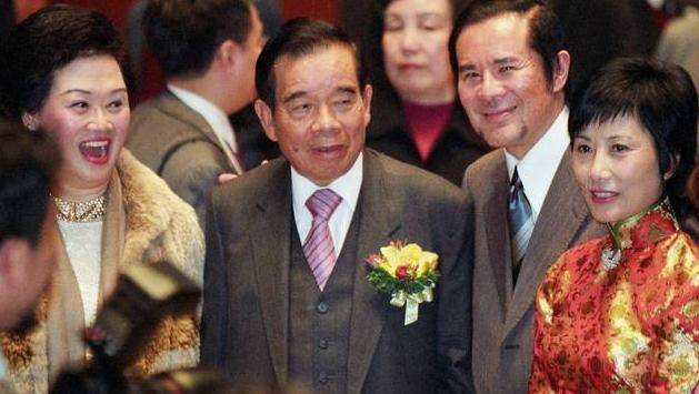 "珠宝大亨"郑裕彤:投千亿资产建成高楼收租,靠租金富过4代_香港_行业