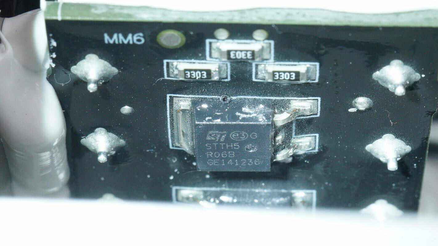 大疆旗下首款户外电源power 1000内部做工拆解揭晓_产品_接口_充电