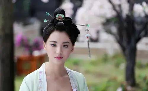 美人制造超豪华阵容美女群像,迪丽热巴5分钟领盒饭,17位谁最美_苏莲衣