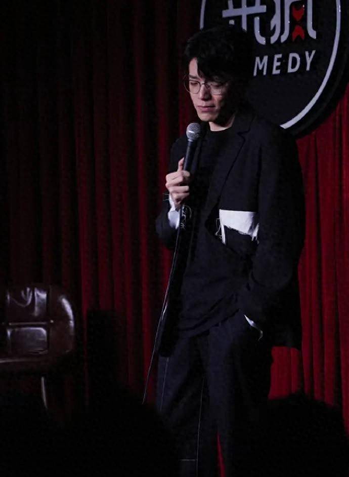 脱口秀演员杨波发布定时长文 承认出轨后疑似轻生_事情_攻击_韩如雪