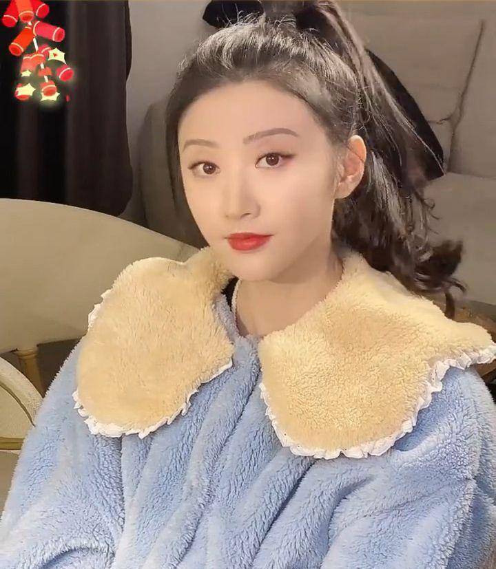 景甜元宵节化妆花絮,嘟嘴扯衣领好可爱,33岁依旧清新甜美_状态_张继科