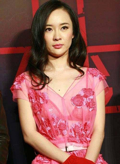 在一次聚会过后,黄奕的男友杨溢认识了霍思燕,两人此后互动频繁.