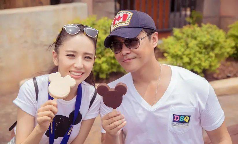 陈思诚佟丽娅又合体带娃,离婚3年,两人关系变得越来越好_儿子_带着