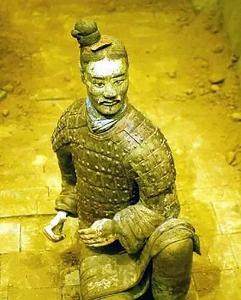 兵马俑中出现一张奇怪的"脸",专家无法解释,如今禁止出国展览_秦始皇