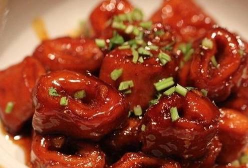 鲁菜经典菜肴九转大肠,红润透亮,肥而不腻!