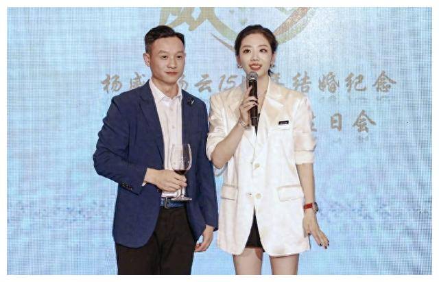 奥运冠军杨威:破产传闻虚假,全家生活幸福,妻子貌美如花_杨云_金牌