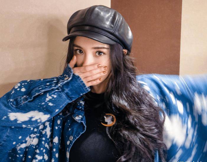 刘亦菲腹肌照被热传后,33岁杨幂也秀美照,粉丝激动不已_身材_健身_花