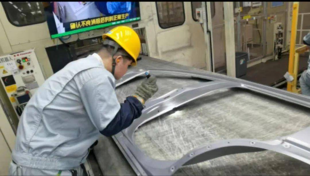 就以目视感官不易察觉的打胶工艺来说,密封胶的温