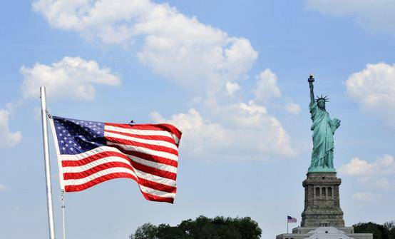 这个国家就是古巴,要说美国身边的这样一个国家,打起来应该是相当方便