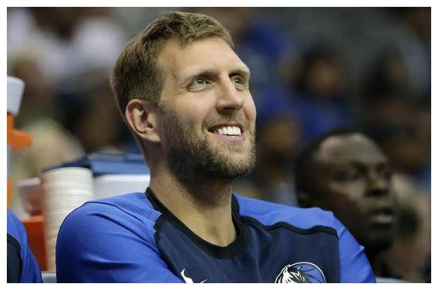 诺维茨基生涯916胜,库里追赶机会?一人一城对决,谁能称霸?