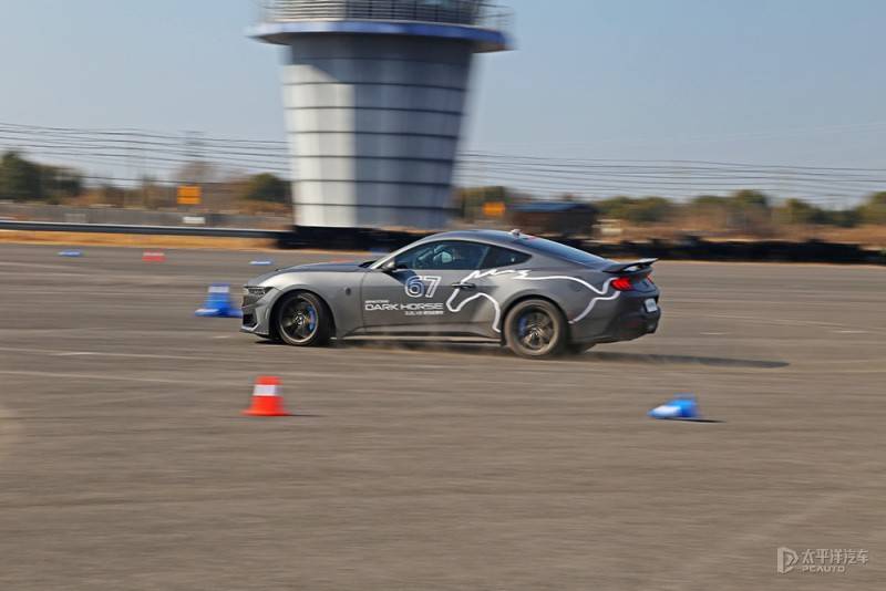 全新mustang雷霆上市,这样的肌肉车值得体验_搜狐汽车_搜狐网