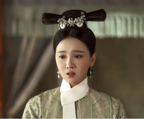 之后她又搭档话题女王郑爽出演了《青春斗》,在此剧中陈小纭也有不俗