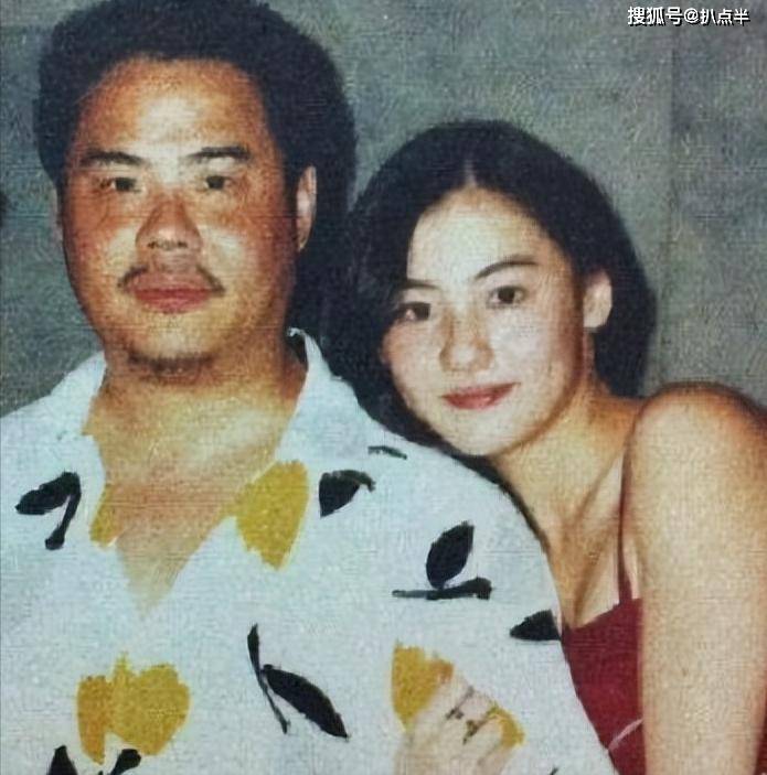 被曝怀四胎的张柏芝:本是上天赏饭吃,缘何只能靠感情上热搜?