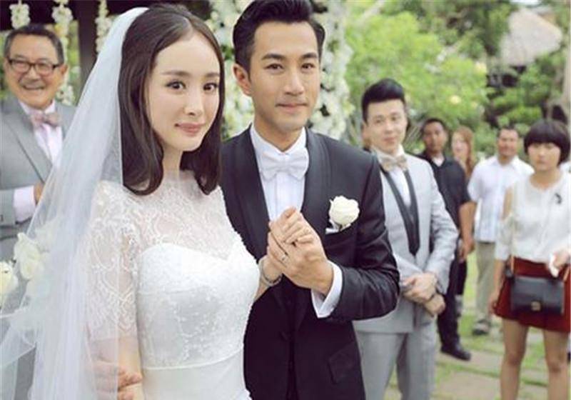 被主持人提问到称自己会不会利用前任的关系在娱乐圈中发展,而杨幂