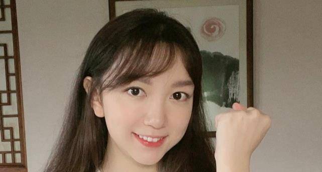 不过,在离开节目之后,梅桢并没有像她自己说的那样