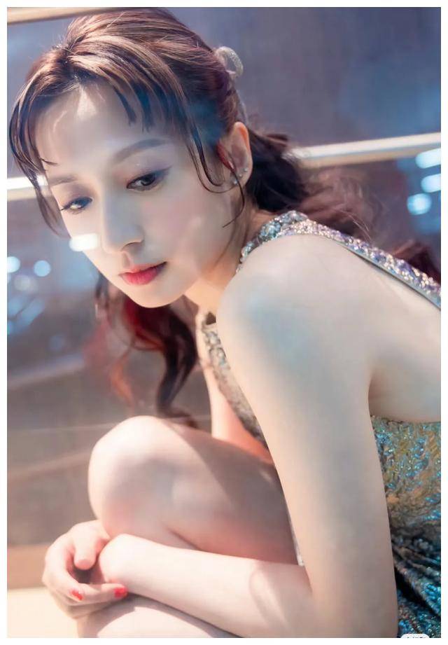 龚嘉欣晒出引关注的最新社交动态,终会有些东西的到来.