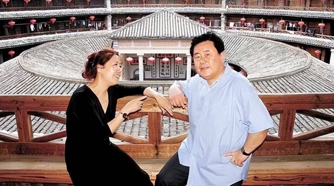 著名作曲家徐沛东:娶初恋女友为妻,撮合岳父与小姨再婚_崔静_结婚证