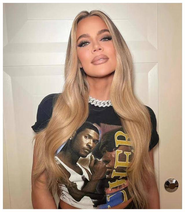 卡戴珊身材蜕变,家中晒娃,气质逐渐升级!