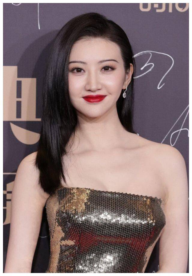 路人镜头下的景甜真实容貌,终于得到张继科认可!_魅力_气质_明星