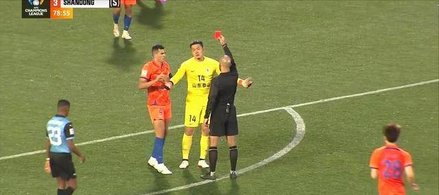 克雷桑2球逆袭,山东泰山客场3-2胜川崎,裁判争议难掩悬念_泰山队_比赛