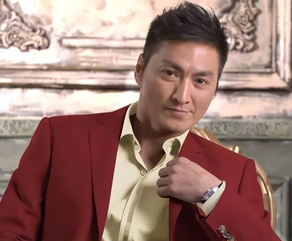 港媒曝何家劲结婚生女,网友:都64岁了,结婚生子不是很正常吗?