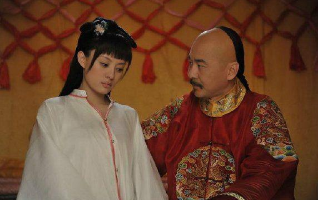 雍正临终前,为什么使劲拉床边的黄带子,甄嬛也太有心机了_皇帝_叶澜