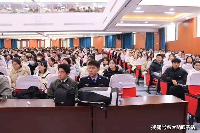 湖北随州二中举办2023届优秀毕业生母校宣讲会_学妹_学弟_备考