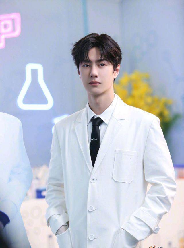 王一博解约nike后再放大招,变身"生化人",体验真人npc_游戏_品牌_问题