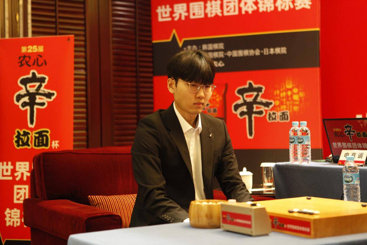 此前申真谞自2021年第22届农心杯以来已取得跨赛季13连胜,对柯洁最近