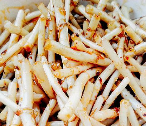 它被誉为植物抗生素,即开胃又下饭,消炎又杀菌,即是野菜也是药_鱼腥草