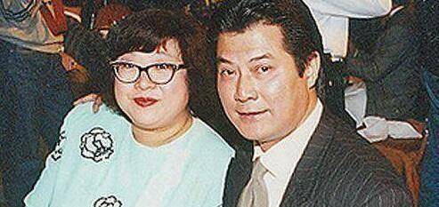 怒斥郑少秋捧红王家卫,张学友"岳父",向华强都得敬他三分_邓光荣_电影