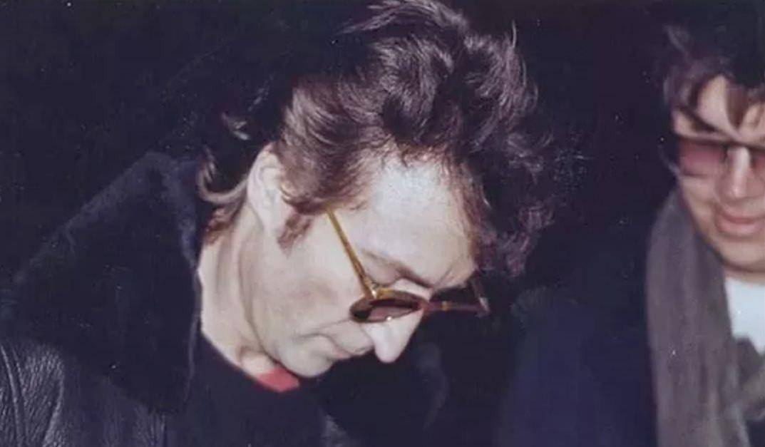 六,约翰·列侬为他的凶手马克·查普曼签名五,1986年在建成切尔诺贝利