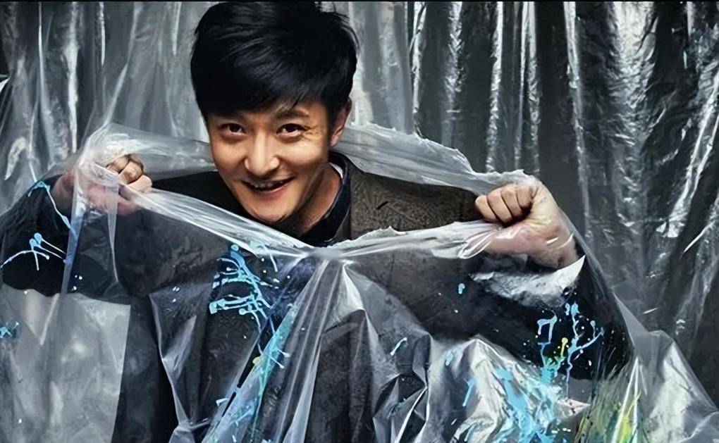 "笑点满满"郭京飞,年轻时是话剧王子,这些年他经历了什么_表演_鲍莉