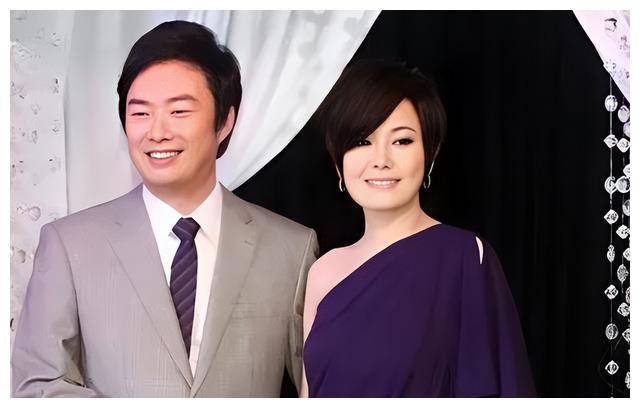 尊龙,颜值出众的第一美男,童年经历让他不愿踏入婚姻.