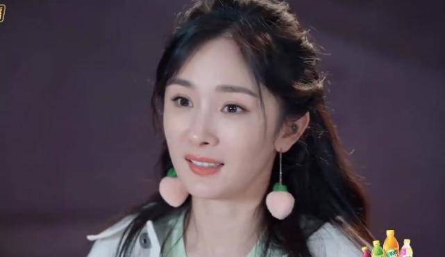 杨幂的脸才是"冻龄"?