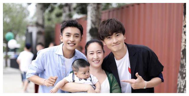 《爱情公寓》往日男星李佳航,6岁儿子萌翻众人!