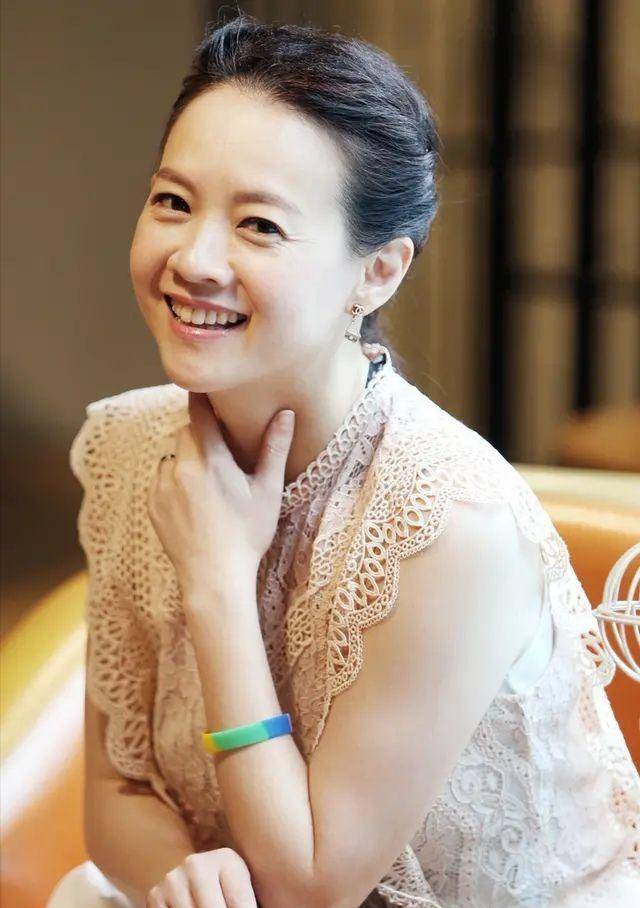 年轻气盛的曾志伟尽管新婚之夜却三天没有回家.