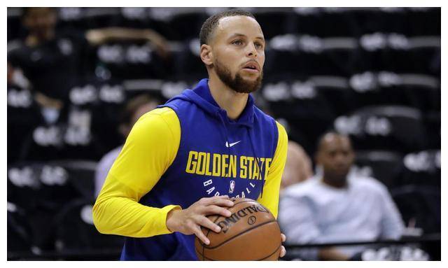 在年龄逐渐增长的情况下,35岁的库里和35岁的乔丹展现出了不同的风采.