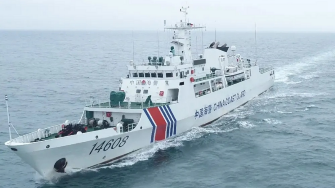 【参加此次执法巡查行动的14608舰配备有30毫米机炮】就在中国海警局