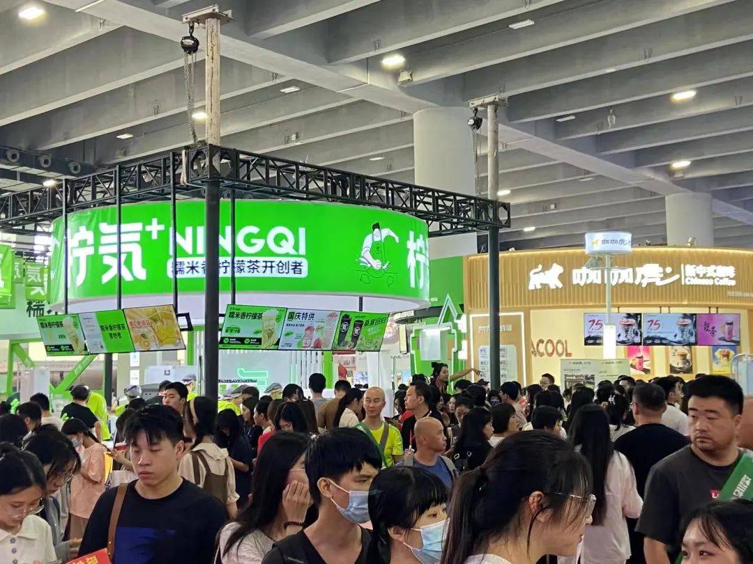 多重热门创业加盟赛道,囊括了餐饮,零售,教育,服务等板块,细分小吃