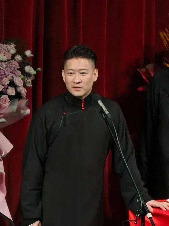 曹云金再次缺席春晚!岳云鹏独揽舞台成焦点,究竟发生了什么?